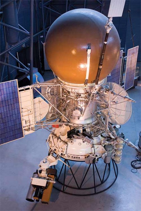 Модель космического аппарата Вега-2